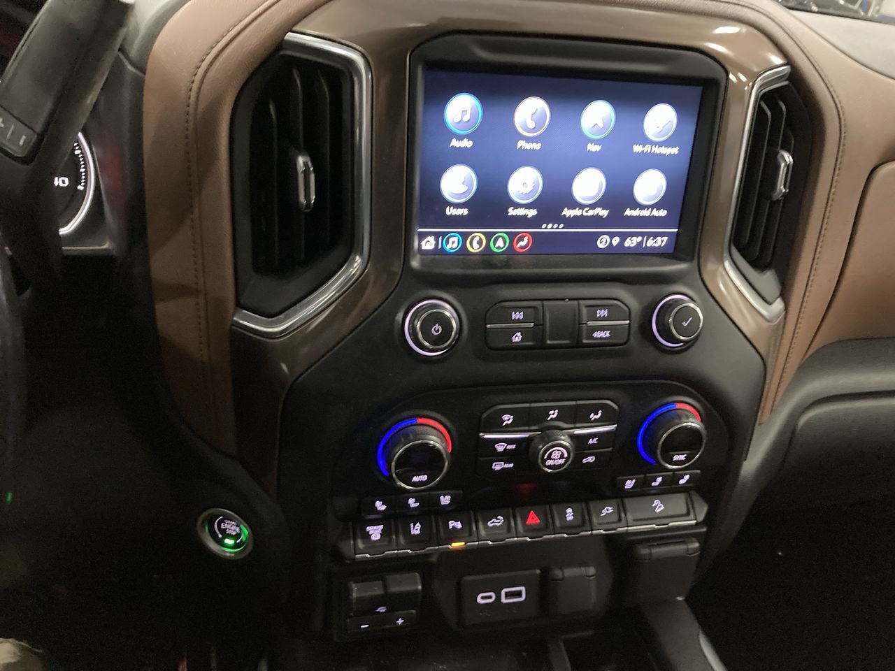 Used 2021 Chevrolet Silverado 2500 High Country w/ Technology Package AWD/4WD image 15