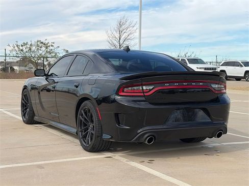 Used 2017 Dodge Charger R/T image 7