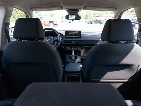 Used 2023 Honda HR-V LX image 14