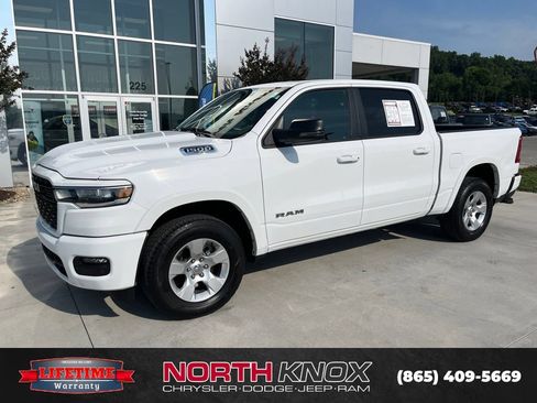 Used 2025 RAM 1500 Big Horn AWD/4WD image 1