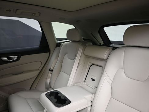 New 2026 Volvo XC60 T8 Ultra image 19