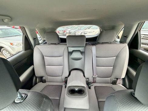 Used 2012 Kia Sorento FWD w/ Third Row Pkg image 27