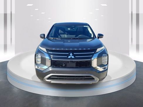 New 2026 Mitsubishi Outlander SE image 2