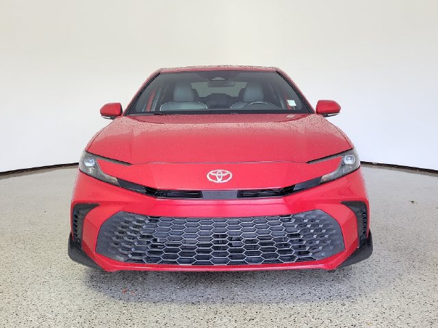 Used 2025 Toyota Camry SE FWD image 3