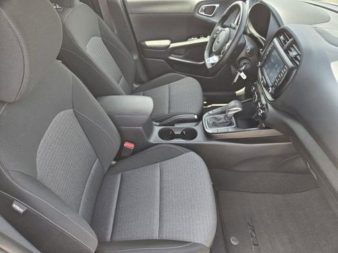Used 2020 Kia Soul GT-Line FWD image 13