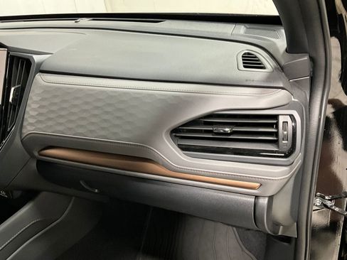 Used 2025 Subaru Forester Sport image 16