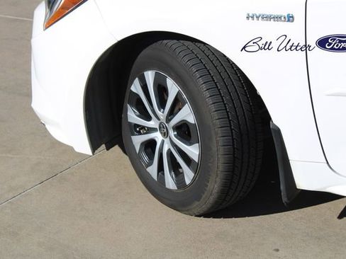 Used 2020 Toyota Corolla LE image 9