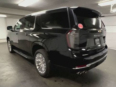 New 2025 Chevrolet Suburban Premier image 7