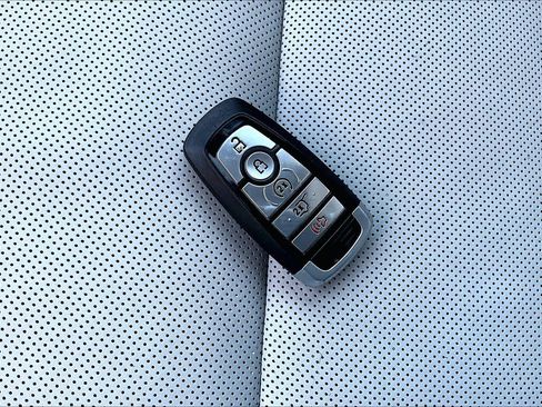 Used 2025 Ford Expedition Max Platinum image 14