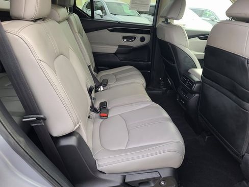 Certified 2023 Honda Pilot Touring image 19