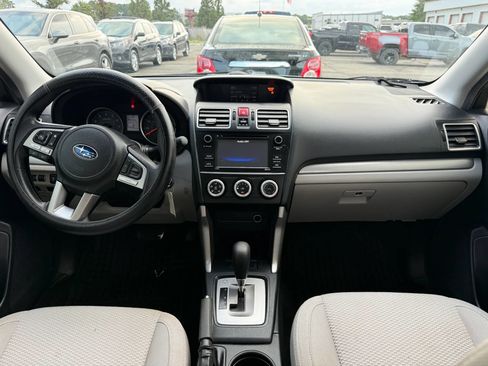 Used 2017 Subaru Forester 2.5i AWD/4WD image 3