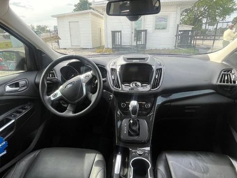 Used 2015 Ford Escape Titanium FWD image 4