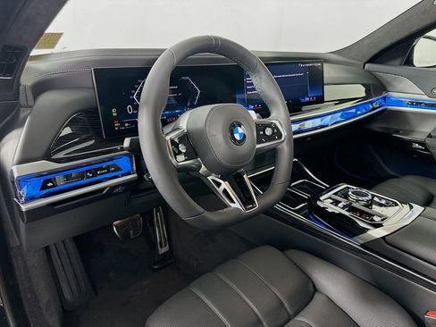 Used 2026 BMW 760i xDrive w/ Executive Package AWD/4WD image 9