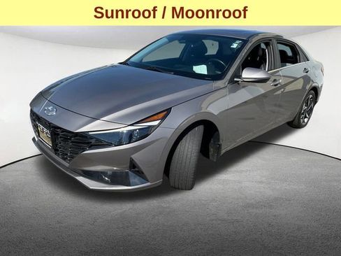 Used 2023 Hyundai Elantra Limited image 5