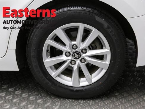 Used 2025 Toyota Camry LE image 8