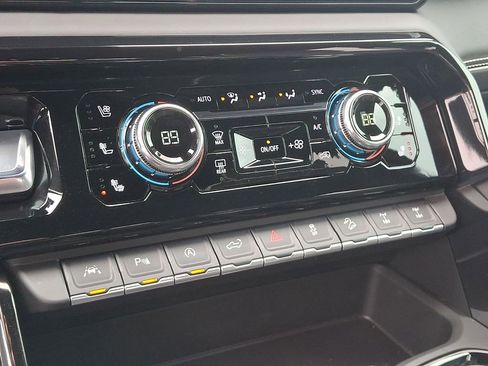 Used 2025 GMC Sierra 1500 AT4X image 15