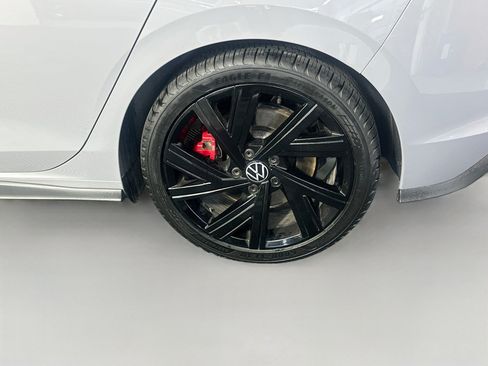 Used 2022 Volkswagen GTI SE FWD image 11
