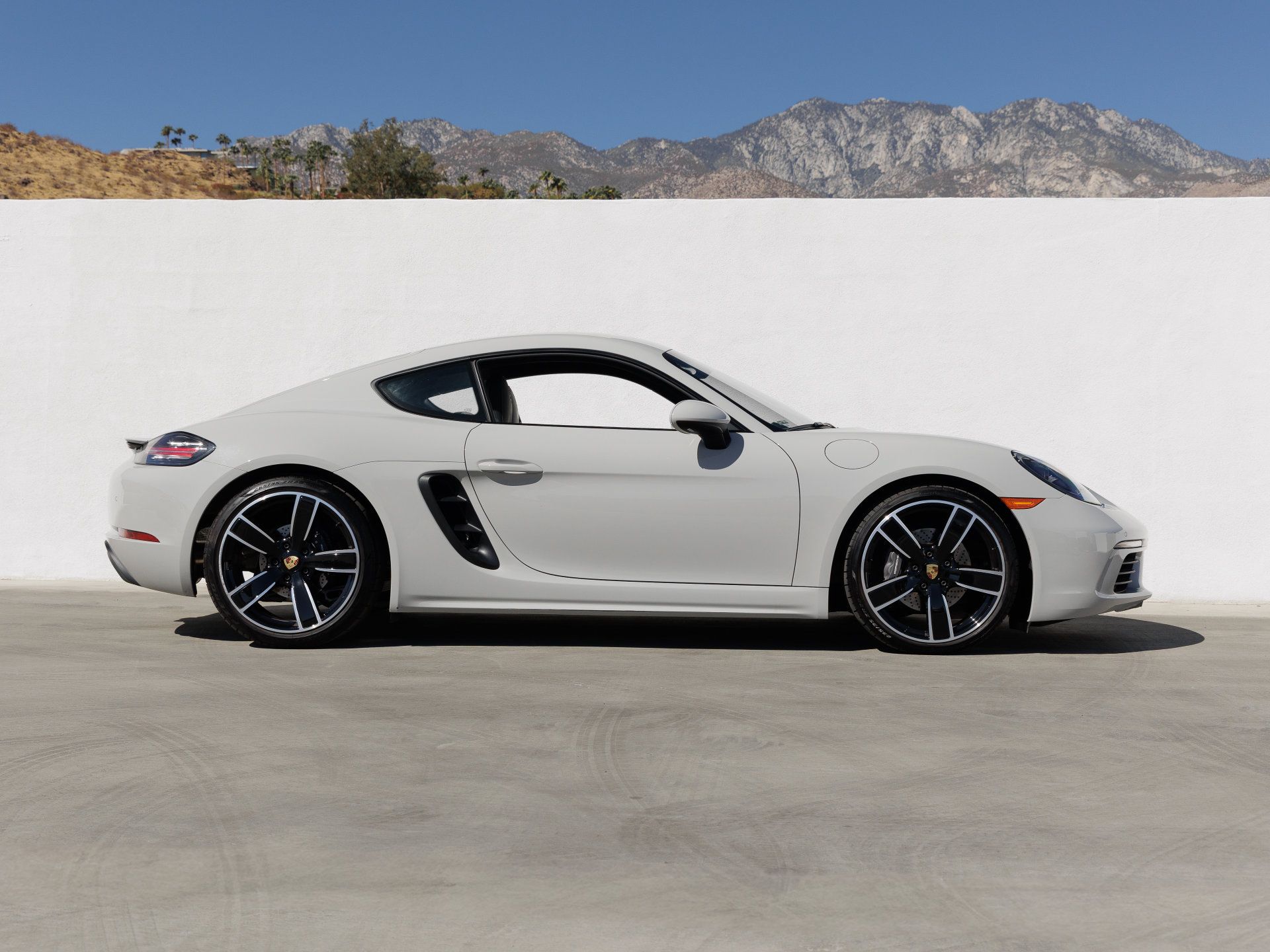 Certified 2025 Porsche 718 Cayman RWD image 8