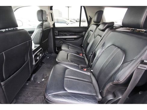 Used 2018 Ford Expedition Platinum image 7