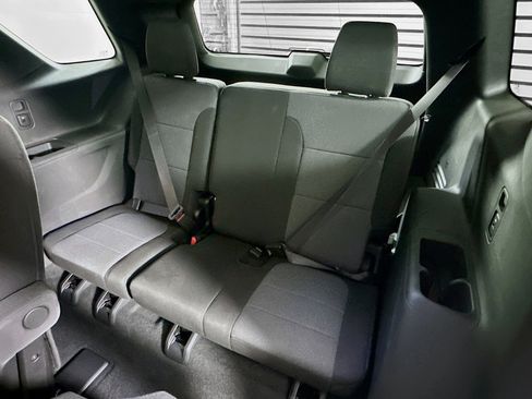 Used 2023 Chevrolet Traverse LT image 27