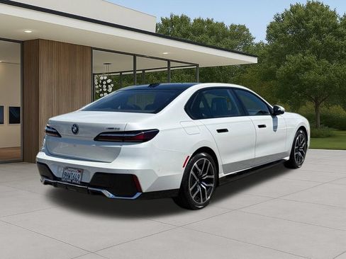 Used 2023 BMW i7 xDrive60 AWD/4WD image 8