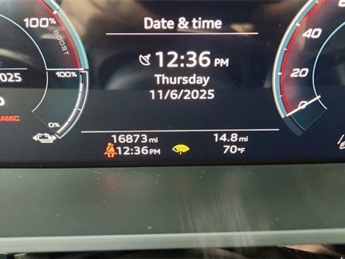 Used 2023 Audi e-tron S Prestige w/ Prestige Package image 39