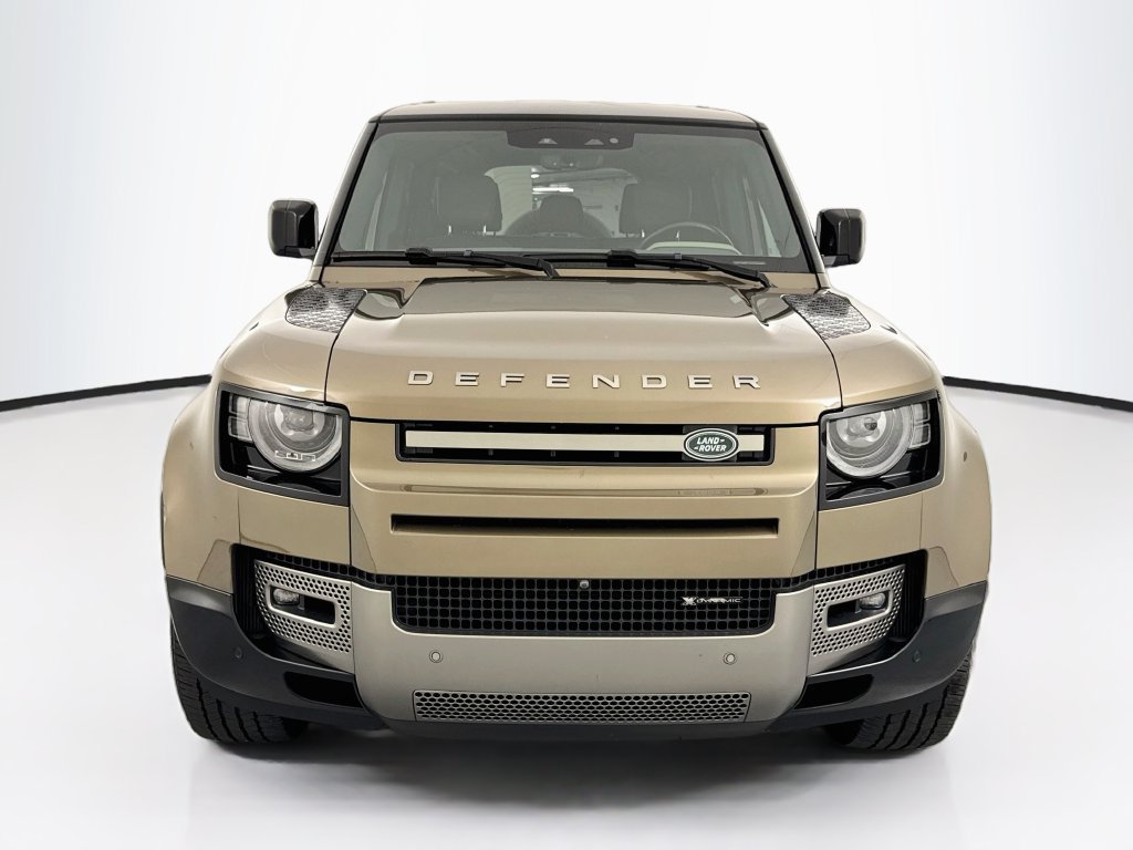 Certified 2022 Land Rover Defender 110 X-Dynamic HSE AWD/4WD image 2