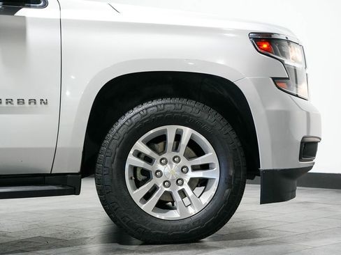 Used 2019 Chevrolet Suburban LT AWD/4WD image 9