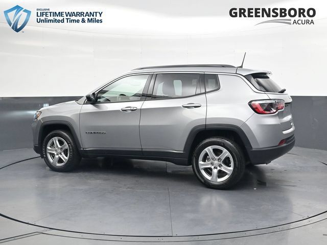 Used 2023 Jeep Compass Latitude w/ Sun and Sound Group AWD/4WD image 9
