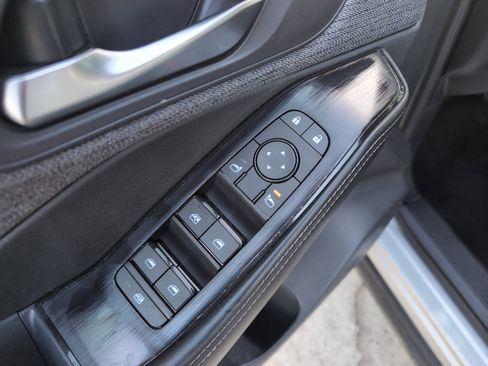 Used 2023 Nissan Rogue SV image 15