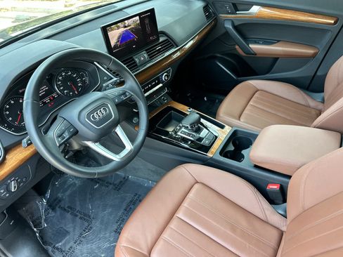 Used 2023 Audi Q5 2.0T Premium w/ Convenience Package AWD/4WD image 11