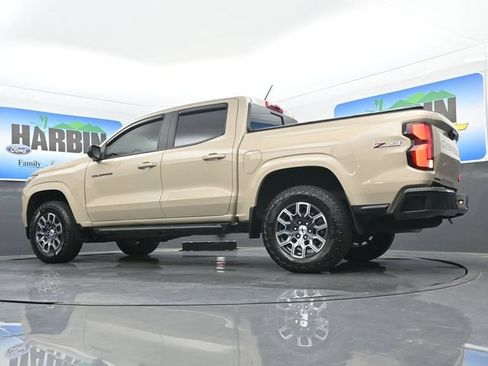 Used 2024 Chevrolet Colorado Z71 w/ Z71 Convenience Package 2 AWD/4WD image 18