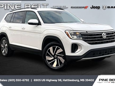 Used 2025 Volkswagen Atlas SE image 1