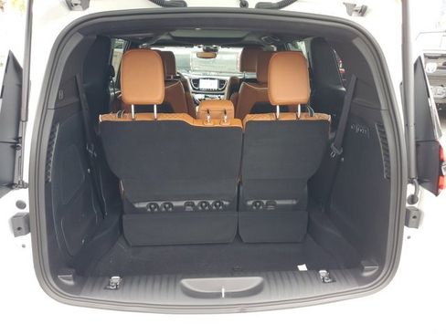 New 2026 Chrysler Pacifica Pinnacle image 5