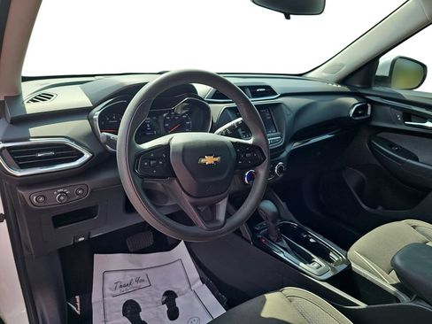 Used 2021 Chevrolet TrailBlazer LT w/ Driver Confidence Package FWD image 16