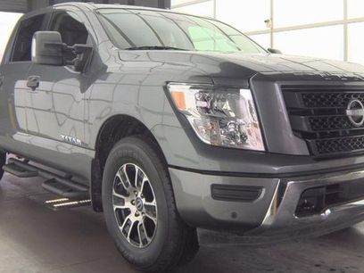 Used 2024 Nissan Titan SV w/ SV Convenience Package