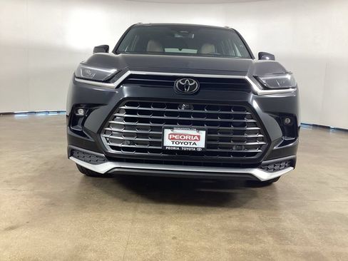 Used 2025 Toyota Grand Highlander AWD Hybrid image 3