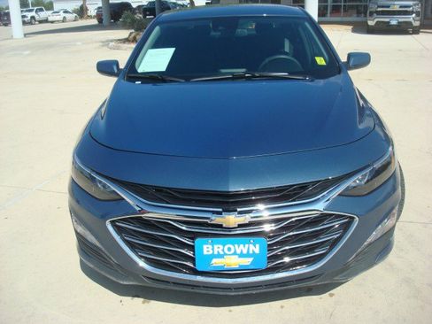 Used 2024 Chevrolet Malibu LT FWD image 2