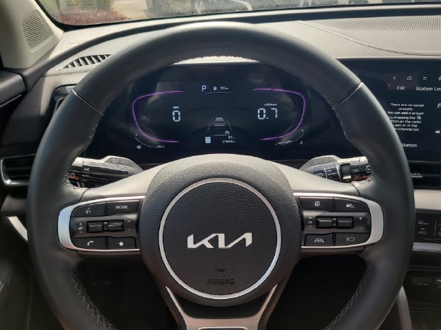 Used 2025 Kia Sportage EX w/ Premium Package FWD image 30