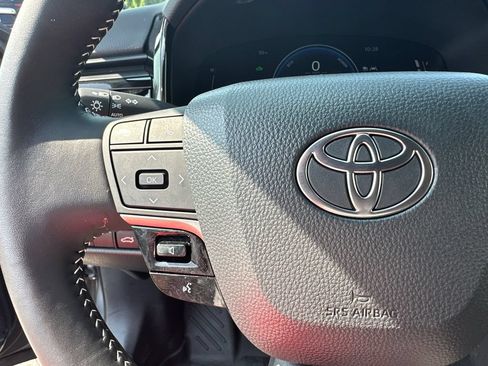 Used 2025 Toyota Camry SE w/ Convenience Package FWD image 25