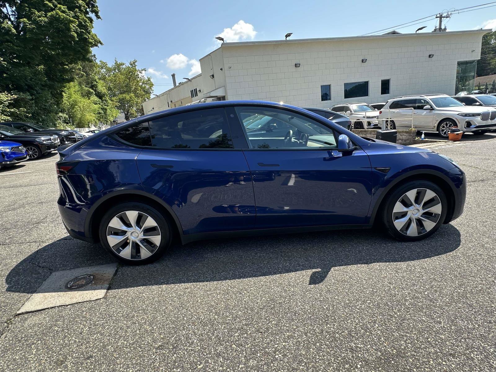 Used 2021 Tesla Model Y Long Range AWD/4WD image 2