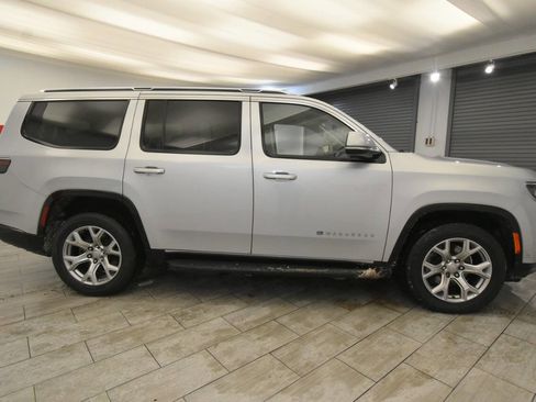 Used 2022 Jeep Wagoneer Series II image 6