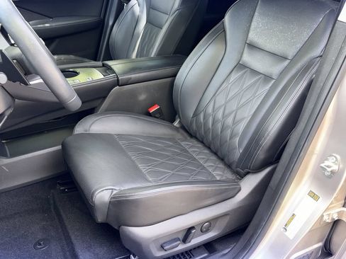 Used 2024 Nissan Rogue Platinum w/ Platinum Premium Package FWD image 27