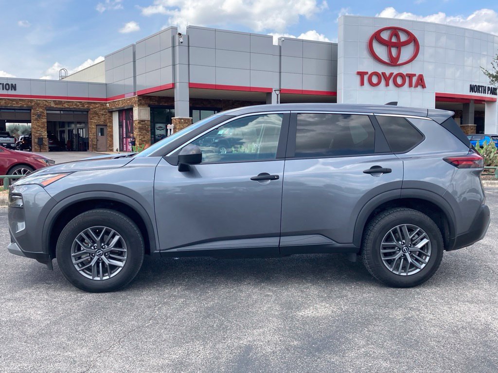 Used 2023 Nissan Rogue S FWD image 8