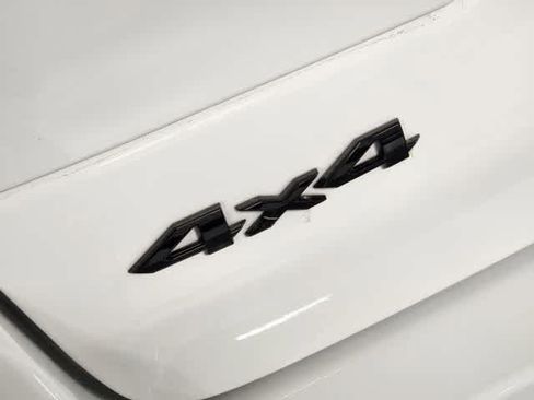 Used 2024 Jeep Grand Cherokee Altitude AWD/4WD image 13
