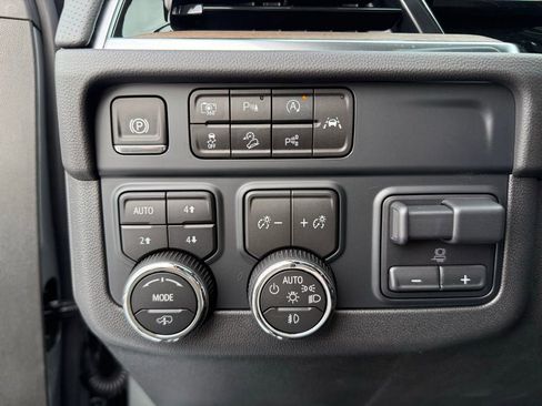 New 2025 Chevrolet Tahoe High Country image 14