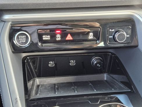 Certified 2025 Audi Q5 Prestige image 24