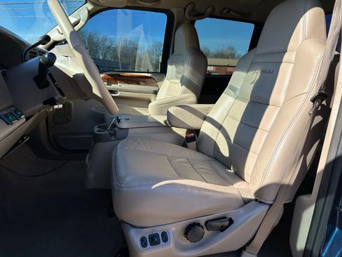 Used 2004 Ford F250 Lariat image 14