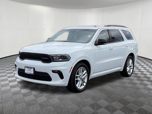 Used 2023 Dodge Durango GT RWD image 3