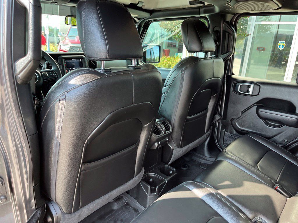 Used 2023 Jeep Gladiator Mojave AWD/4WD image 15